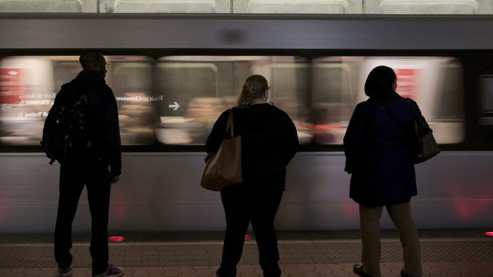 metro commuters