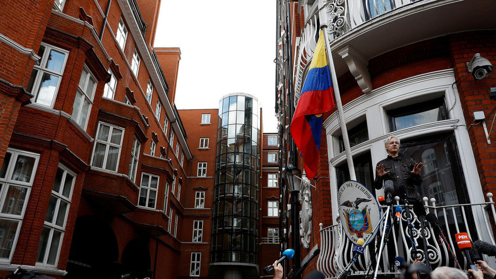 Click to enlarge Julian Assange ecuador