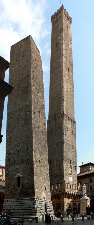 Click to enlarge Bologna towers