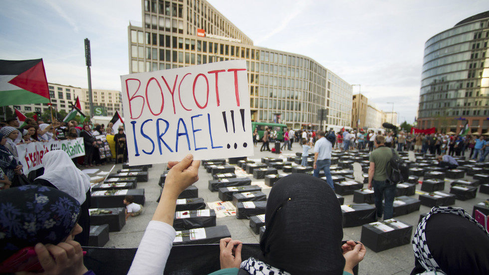 Click to enlarge BDS protest