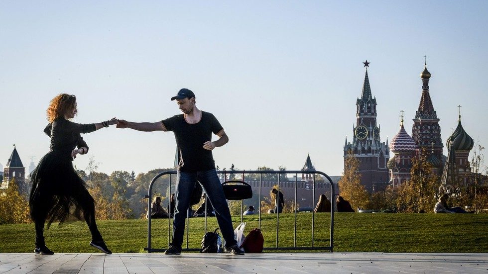 Click to enlarge russia dancing