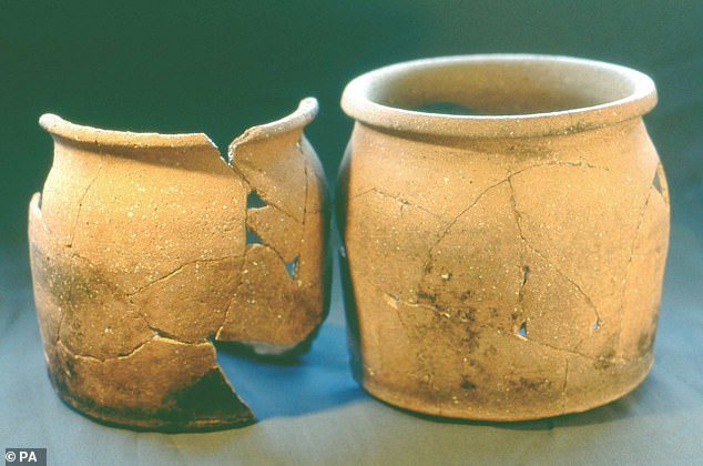 Click to enlarge Cooking pots medieval england