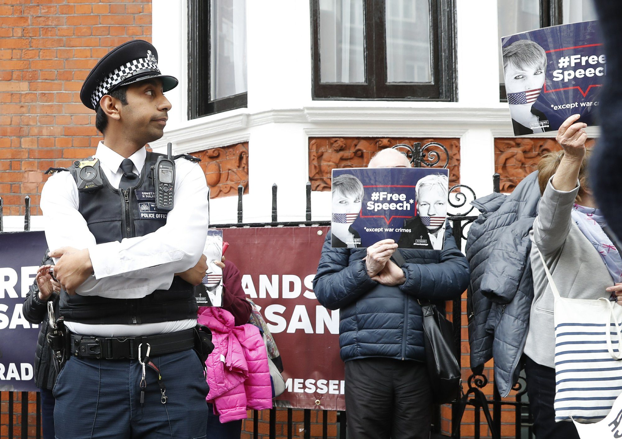 protest assange london embassy Ecuador