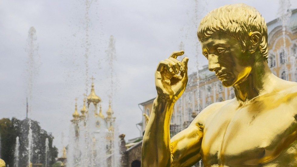 Click to enlarge fountains gold Peterhof state museum
