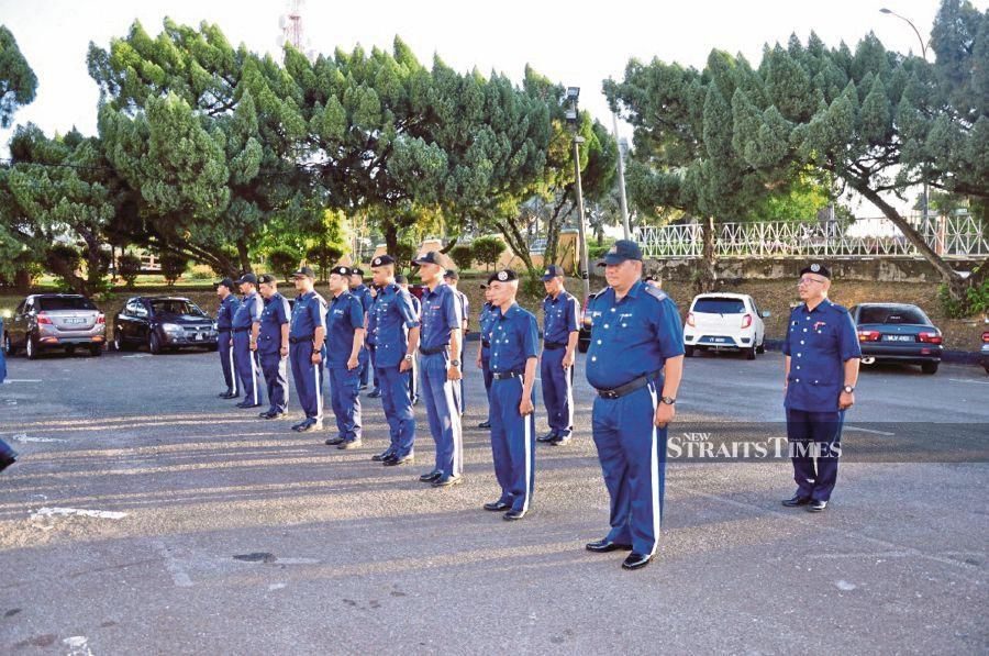 Segamat Municipal Council enforcement officers