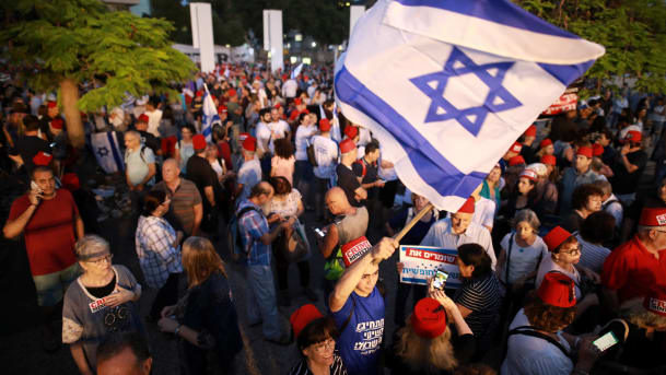 Israel Netanyahu protesters tel aviv immunity bill