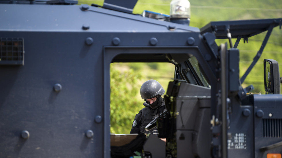 Click to enlarge kosovo police raid