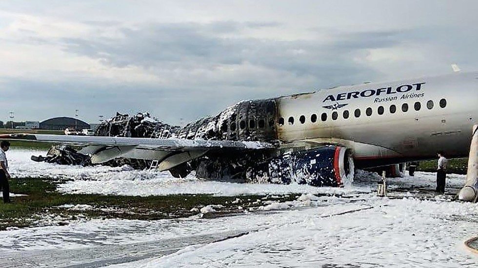 Burnt Sukhoi Superjet-100 crash-landing