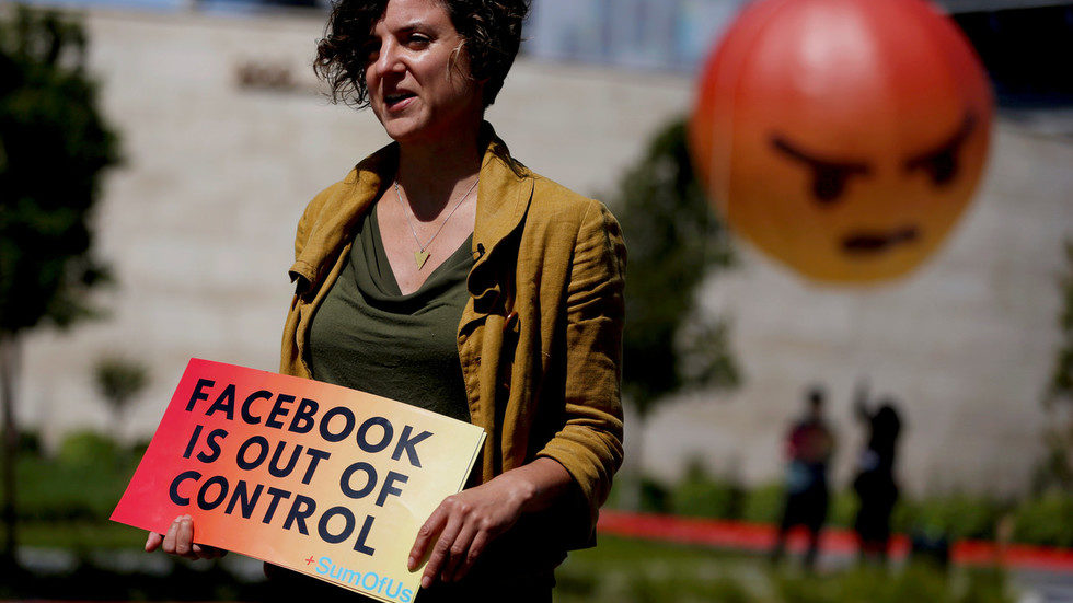 Click to enlarge facebook protester