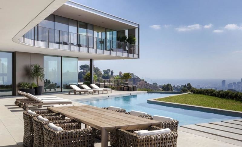 Click to enlarge Los Angeles mega mansion glut
