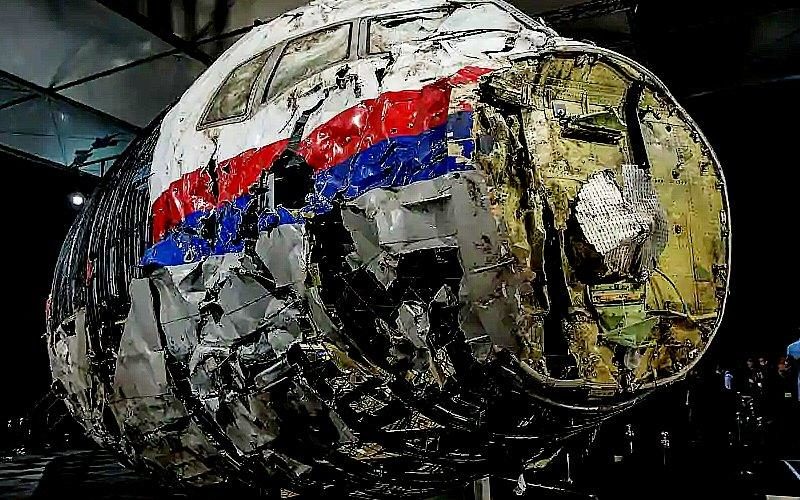 Click to enlarge MH17 reconstruction