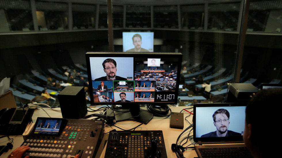 Click to enlarge Snowden press conference