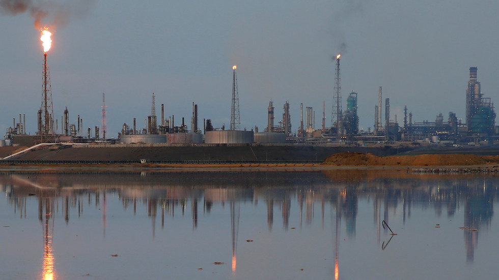 Click to enlarge Amuay oil refinery Venezuela