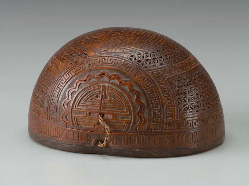 Click to enlarge Dome-shaped cricket carrier