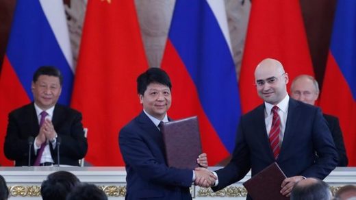 Huawei Deputy Chairman Guo Ping, MTS President Alexei Kornya