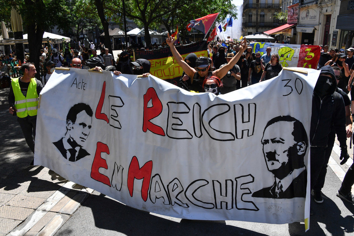 macron hitler