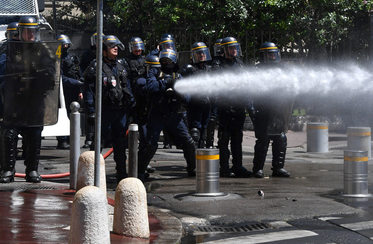 Click to enlarge cannon yellow vest
