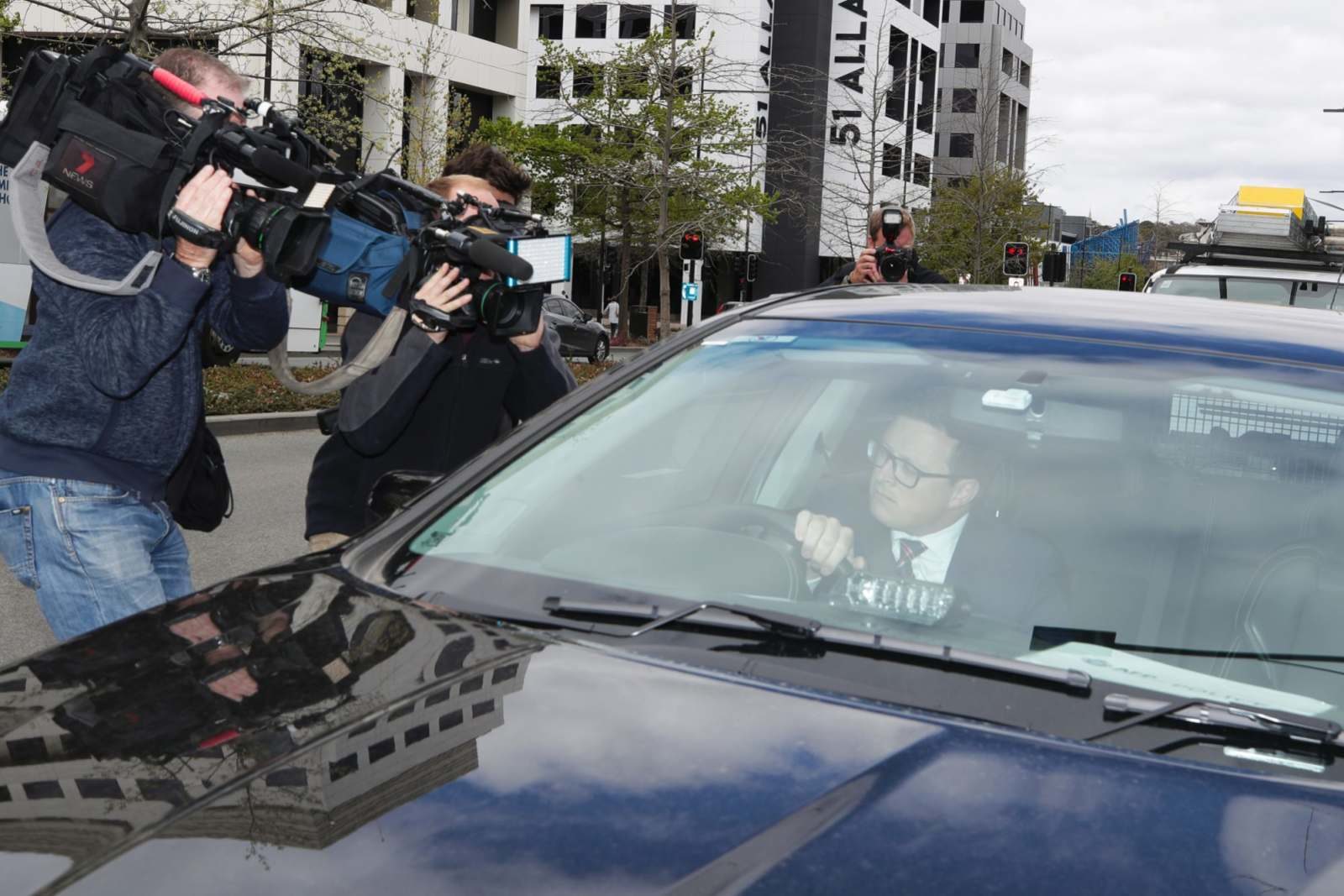 Click to enlarge australian police raid au pair scandal