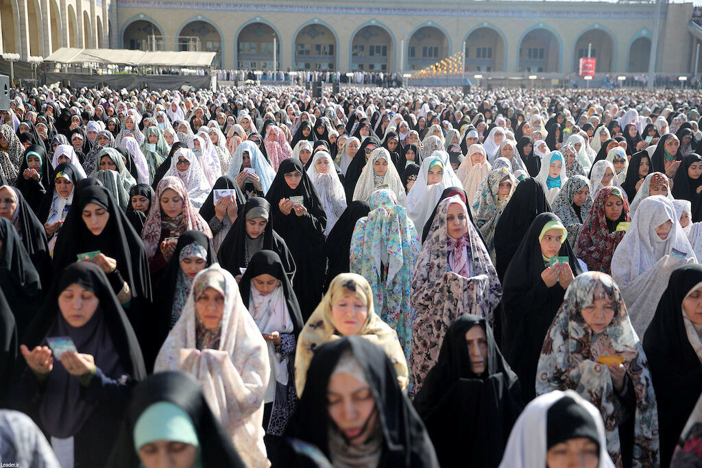 Click to enlarge Ramadan prayers Tehran