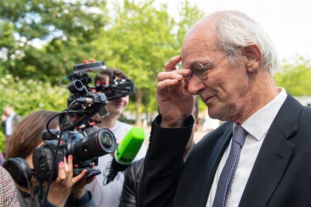 julian assange father shipton prison
