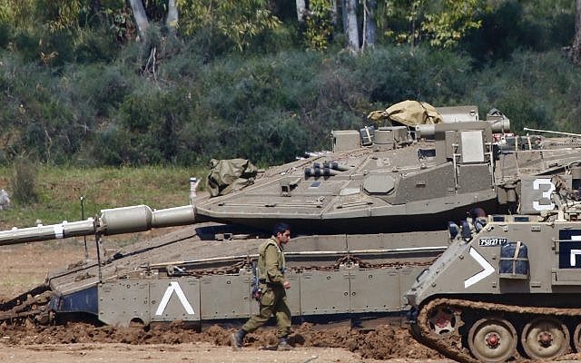 Israel tank near gaza strip