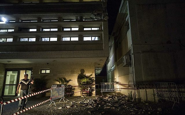 Click to enlarge hamas rocket israel school