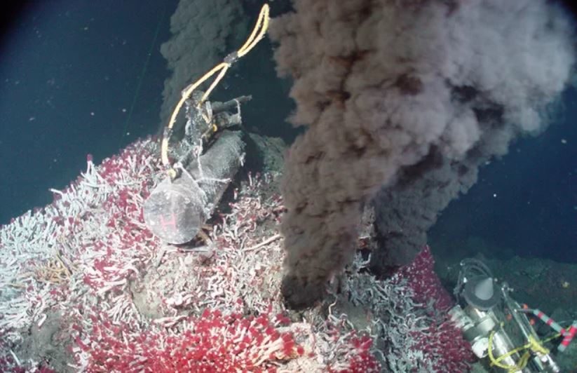 Click to enlarge hydrothermal vents