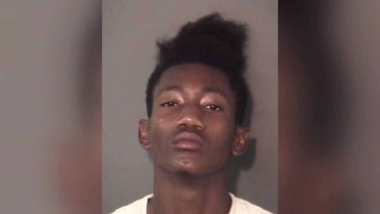 Click to enlarge Jataveon Dashawn Hall robbery suspect machete