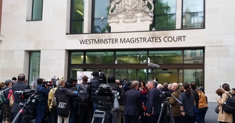 Click to enlarge courthouse assange hearing