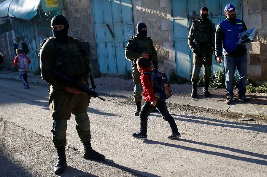 israel soldiers palestinian school children