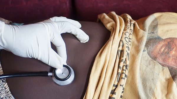 Monitoring fetal heartbeat