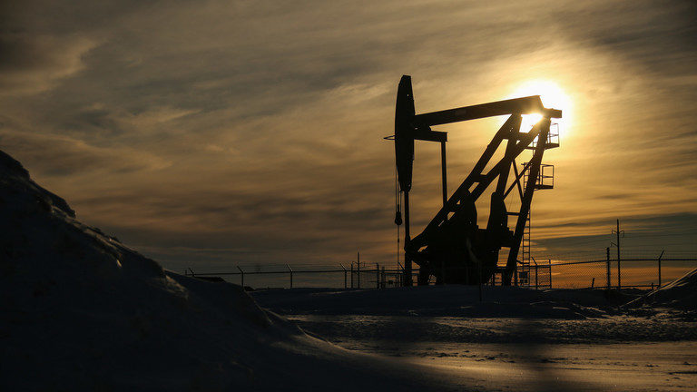Click to enlarge oil pump