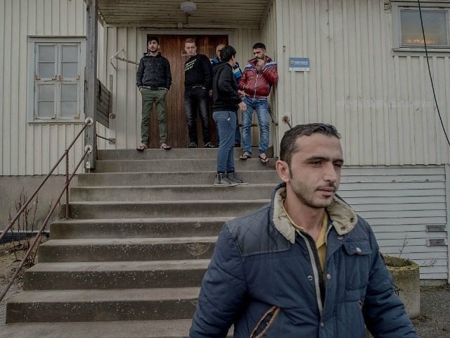 Click to enlarge swedish refugees