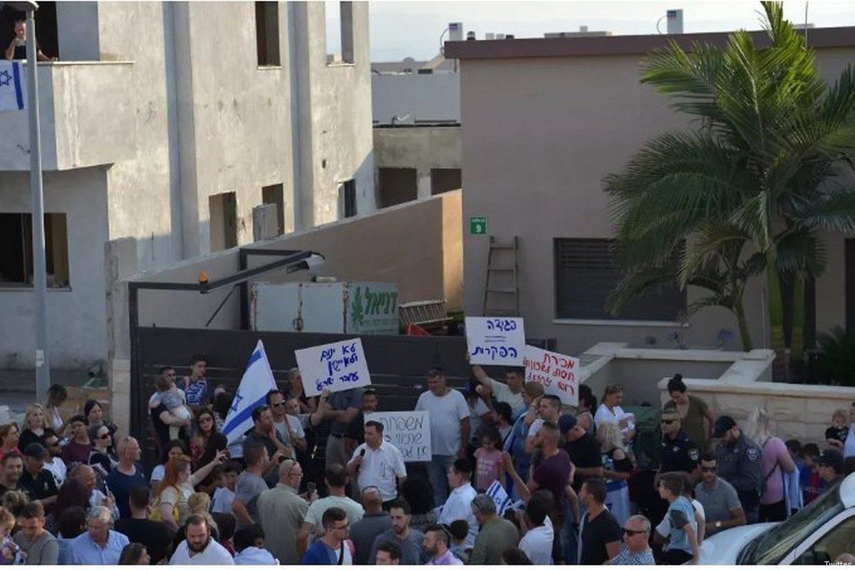 Click to enlarge Israel protest house sold Palestinian
