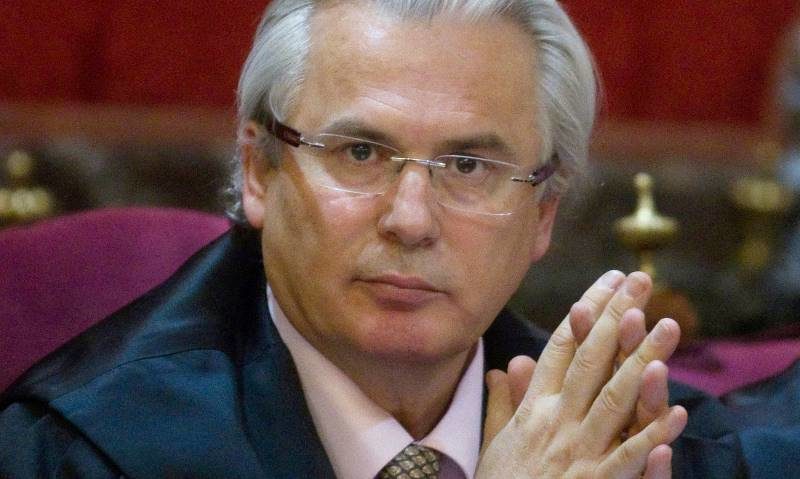 Click to enlarge Baltasar Garzon judge pinochet assange