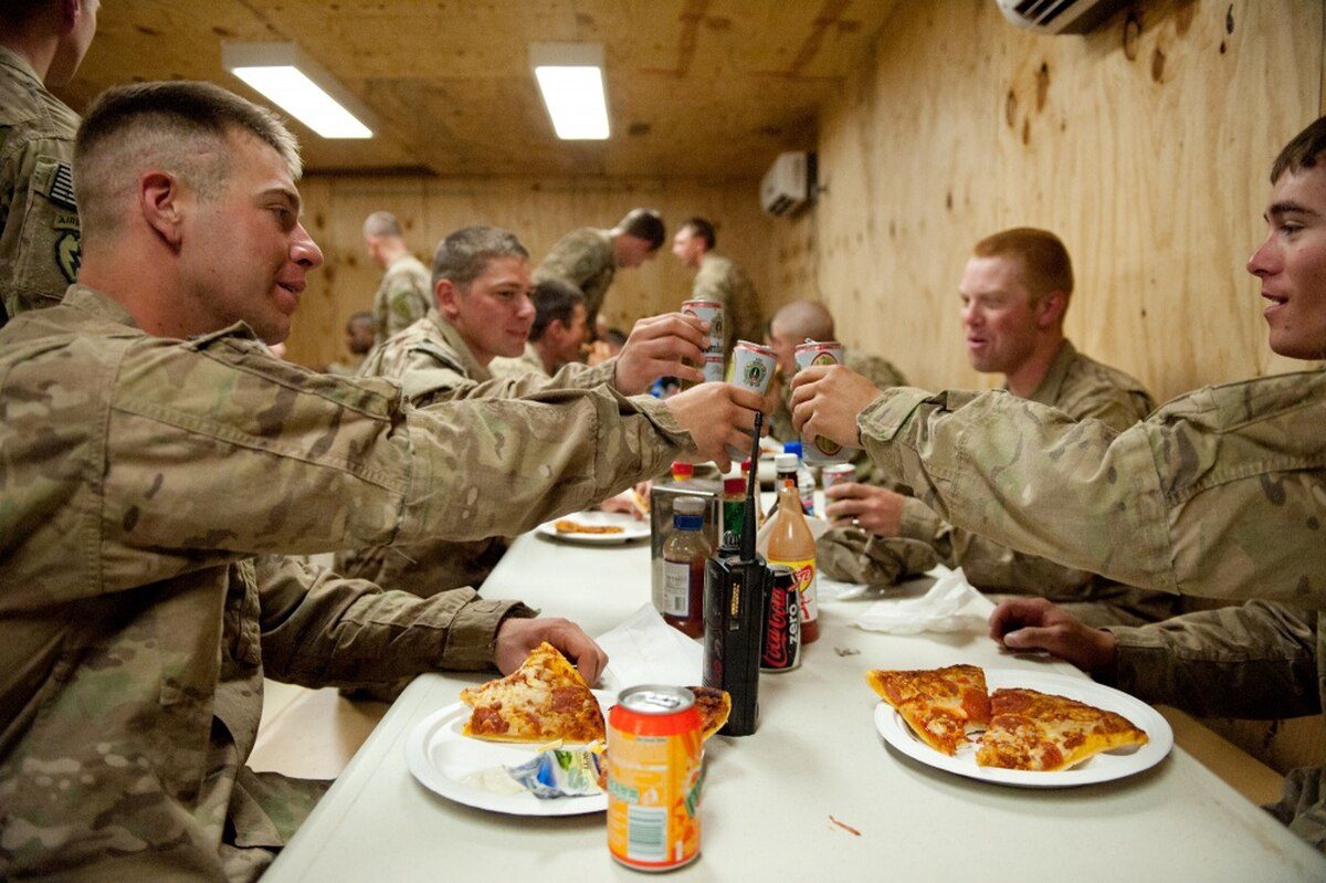 soldiers pizza beer