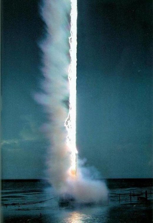 Click to enlarge Lightning on water