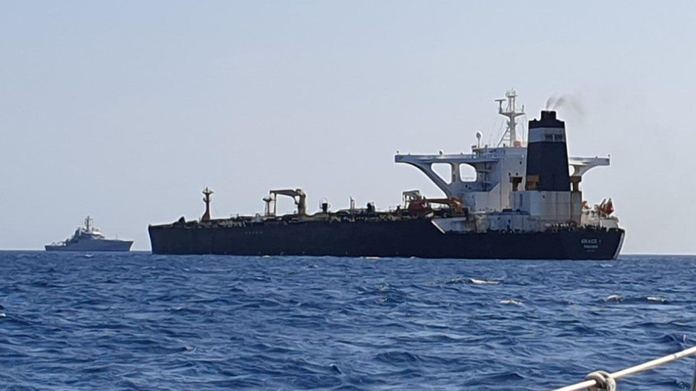 Naftni supertanker, Grace 1 u blizini Gibraltara.