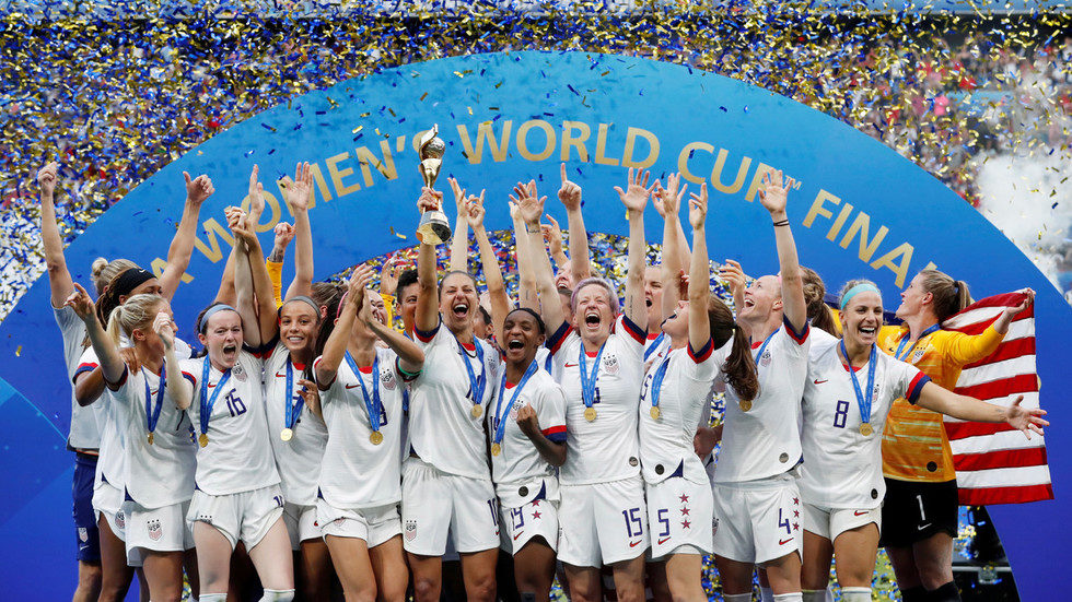 Click to enlarge women's soccer team