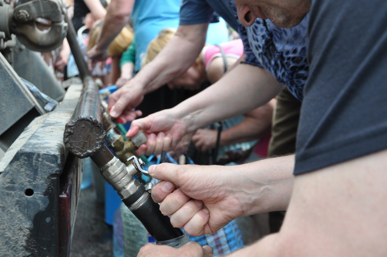 Click to enlarge water supply damaged Donbass