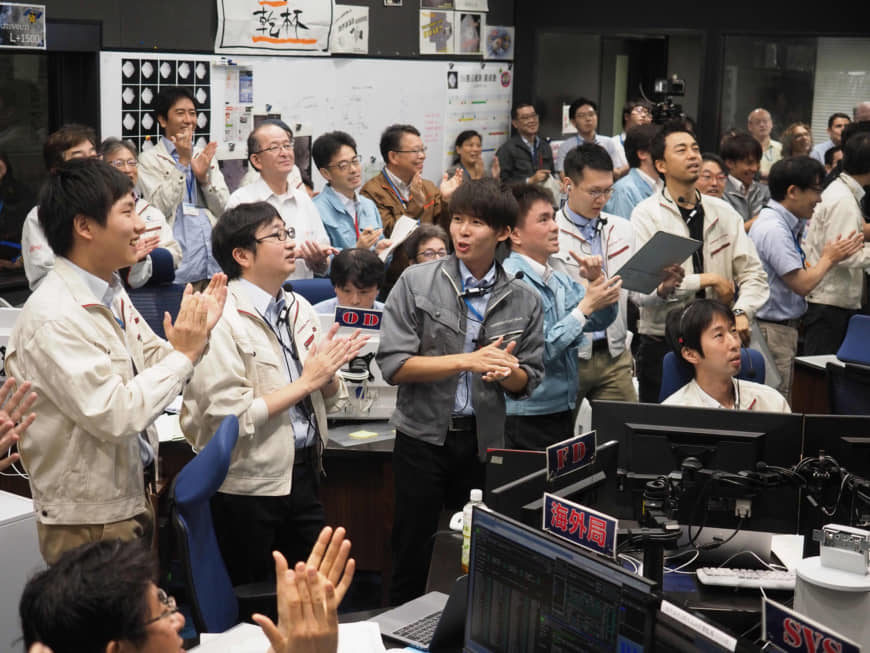 Click to enlarge Hayabusa2 probe