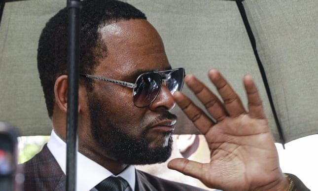 Click to enlarge R Kelly arrested on federal sex trafficking charges