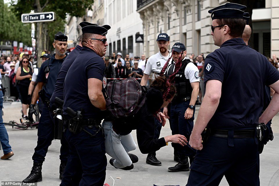 Click to enlarge French anti-riot