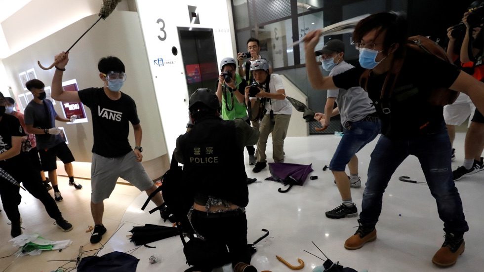 Click to enlarge activists in Hong Kong