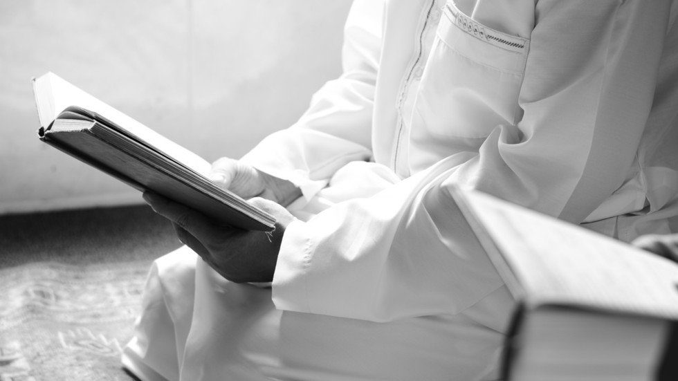 Indian cleric priest hindu