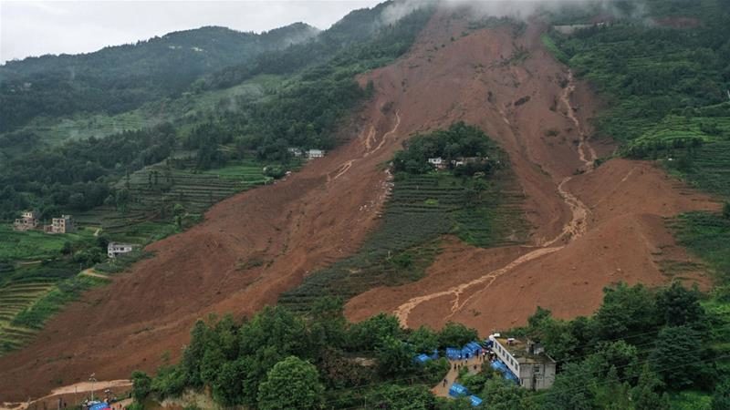More than 800 rescuers have been scouring