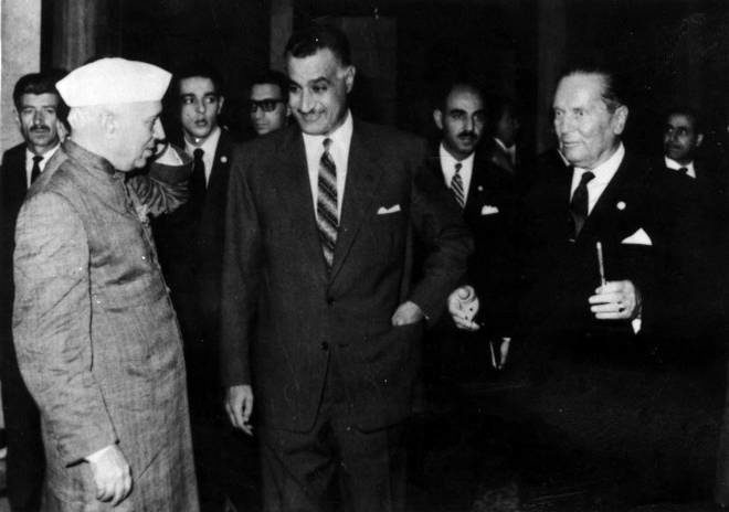 Click to enlarge non aligned movement