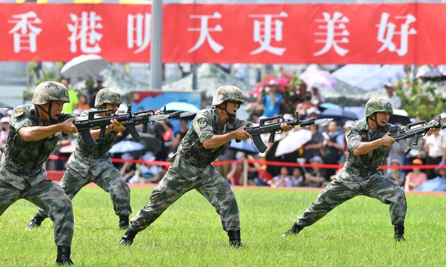 Chinese soldiers