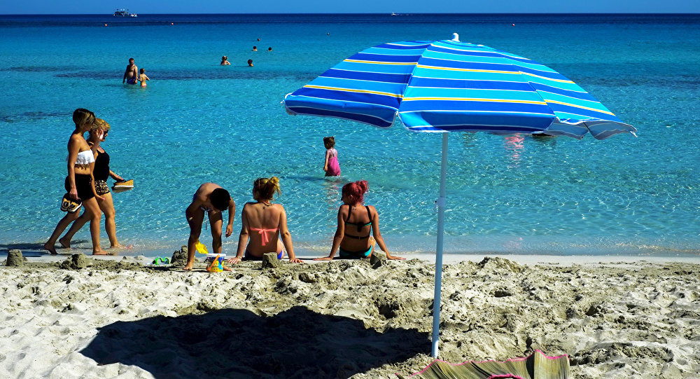 Click to enlarge cyprus tourists