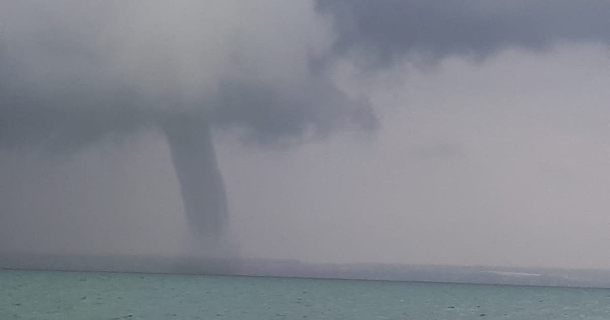Big waterspout
